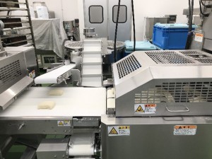 生地秤量分割機